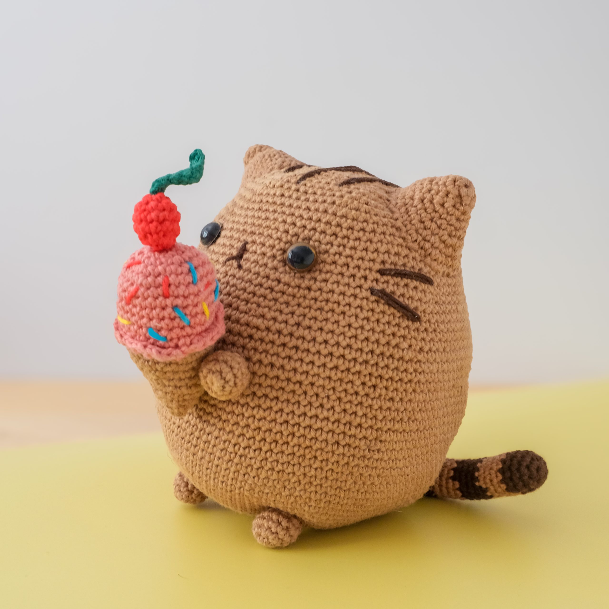 Fio Have Fun da matti Yarns - Roxy Crochet - Pusheen with Ice Cream
